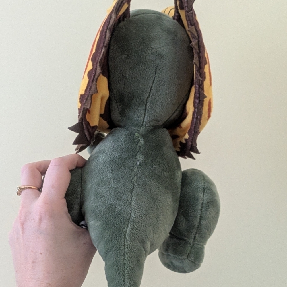 Jurassic World Green Dinosaur Plush Toy - Picture 8 of 8
